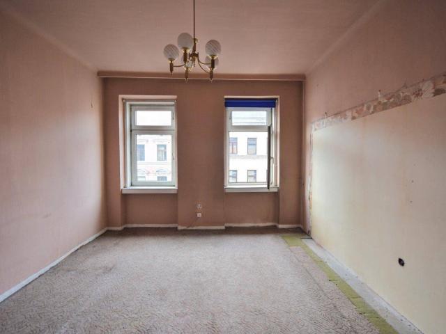 Kleines Sanierungsobjekt im 3. Stock – Altbauwohnung mit Potenzial