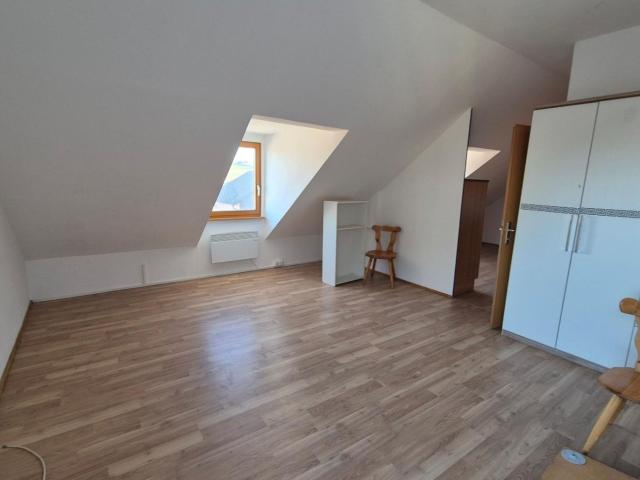 KLEINES ZINSHAUS MIT 7 WOHNEINHEITEN UND EINEM LAGER