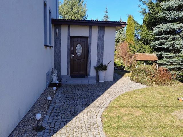 Energooszczędny dom 160 m² z tarasem i dużą działką