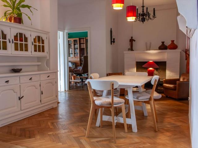 Do sprzedania klimatyczne 148 m² w sercu Ochoty z kominkami