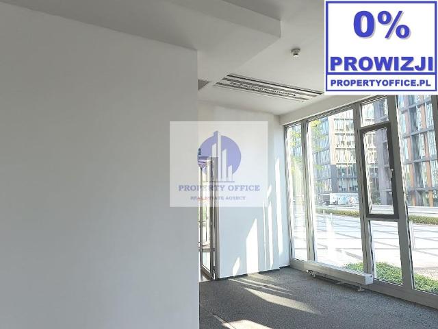 Klimatyzowany lokal biurowy 37 m² z dużymi witrynami