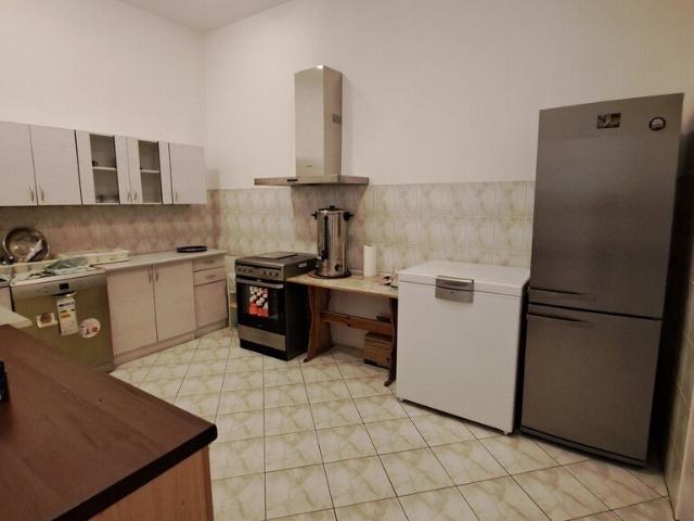 Klimatyzowany lokal 176 m² z niezależnym wejściem