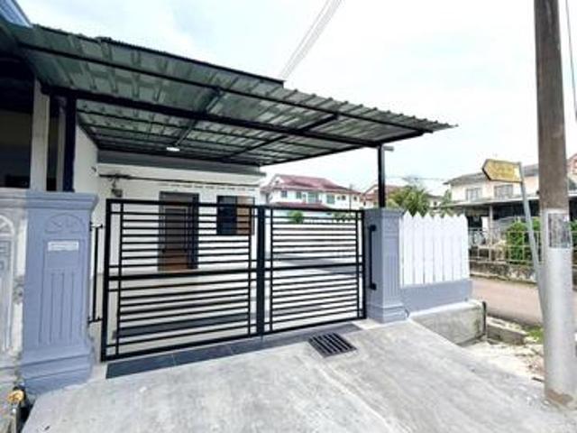 Kluang Double Storey Low Cost End Lot ade Tanah