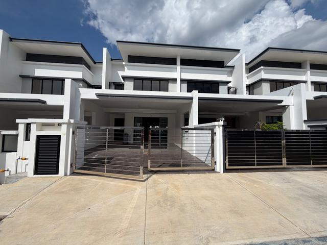 Kluang Idaman Hill Brand New 2stry Terrace House Can Full Loan