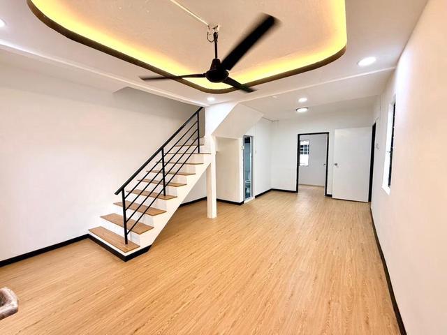 Kluang Taman Murni 2 Storey Endlot 6FT Land Full Loan Full Extend