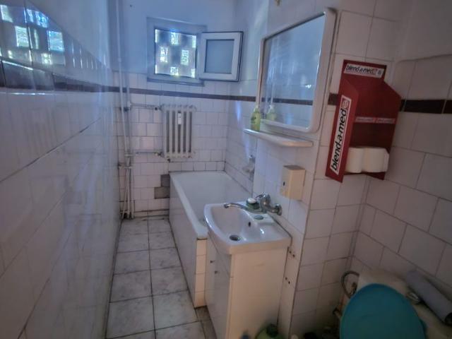 Km 4 5 2 camere semidecomandat, etaj 2/4 58.000euro