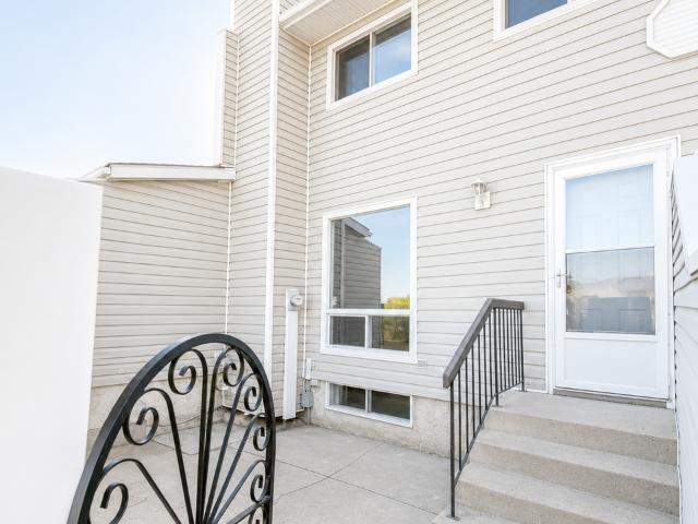 Knottwood Terrace 3 Bedroom Home for Rent at 132 Knottwood Rd N, Edmonton, AB T6K None Satoo
