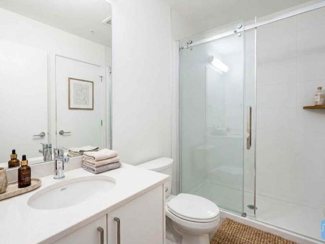 Knox Village 1 Bedroom Apartment for Rent at 1430 Cara Glen Crt, Kelowna, BC V1V 0J7