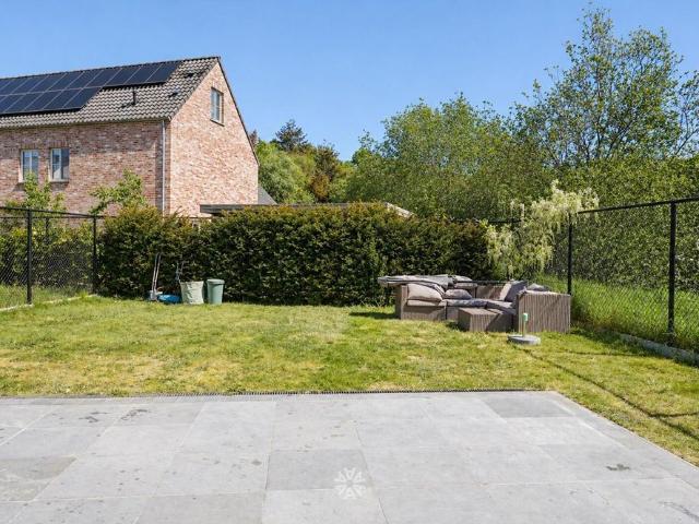 Knappe nieuwbouw woning met aangename tuin te huur in Nazareth De Pinte