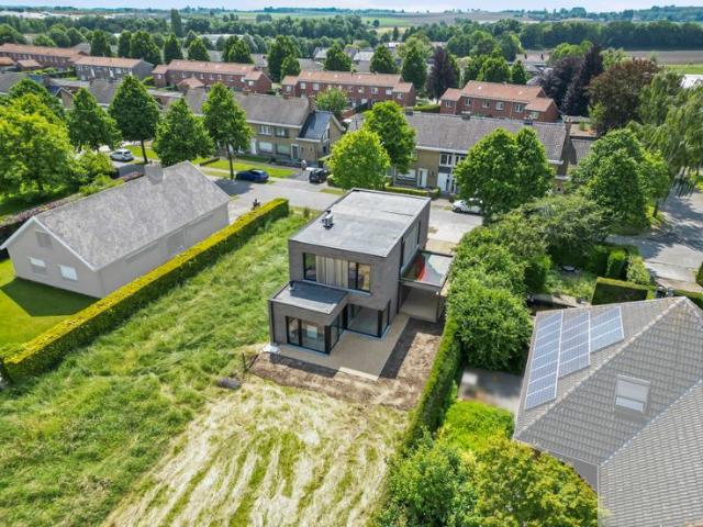 Knappe nieuwbouwwoning met carport!