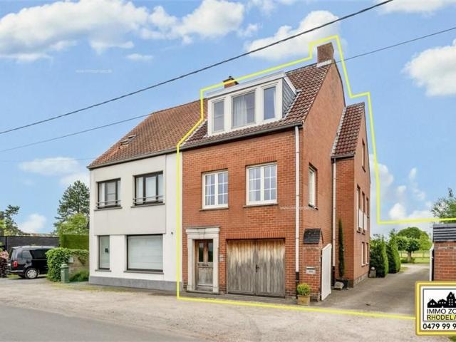 Knappe woning met 3 slpks, tuin en polyvalente ruimte
