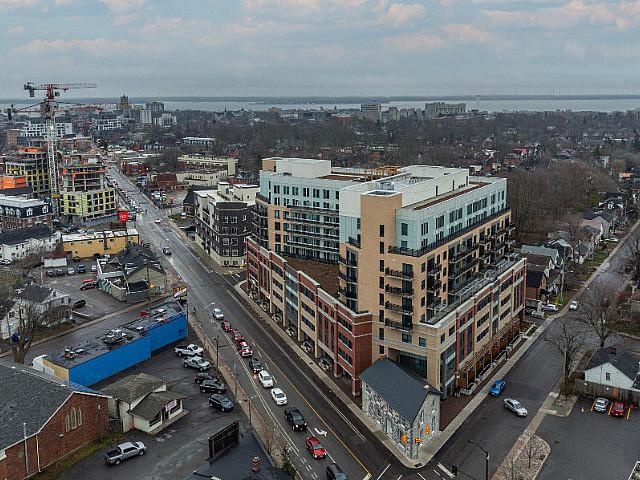 Kng Presents Modern Downtown Condo Unit With Wonderful Views