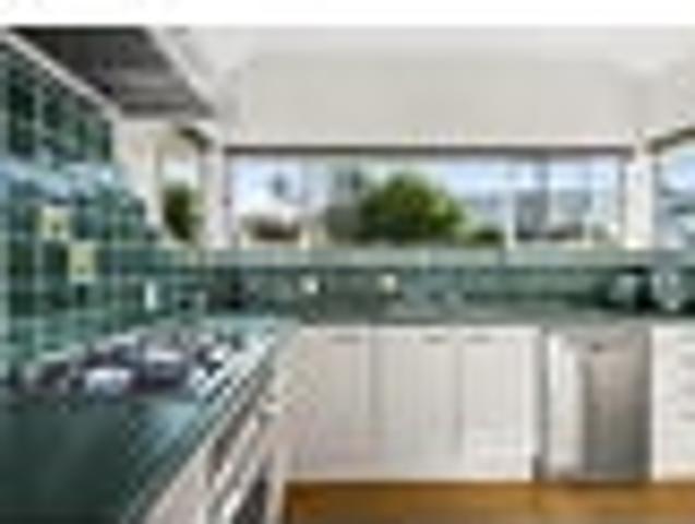 Knightsbridge charm with space to grow