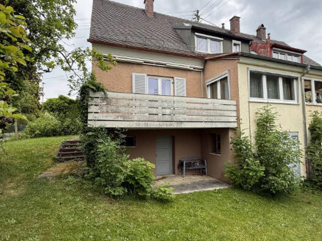 KNIPFER`S IMMOBILIENSCHÄTZE Renovierungsbedürftige DHH mit Garage in Diedorf zum Kauf