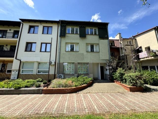 Ks. Jerzego Popiełuszki 276 m², Rzeszów