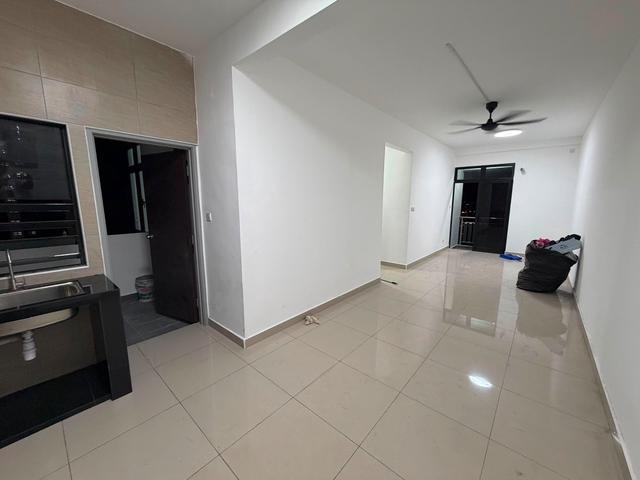 Ksl Bukit GemilangSkudai3Bed2BathNego UnitPartially Furnished