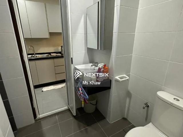 KSL Residence @ Taman Daya 3房3厕公寓 Built up 1097sqft️ 全家私出售️＋精美装修 整体保持得非常新净，屋况接近新屋等级 有保安 黄金地段 约 5 分钟到 Mount Austin️ 约 20 分钟到 CIQ，旁边就是 Pasir Gudang HighwaySelling Price RM480K