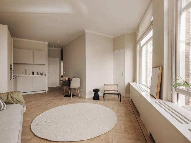 Kromme Waal, Stunning furnished 2 bedroom apt