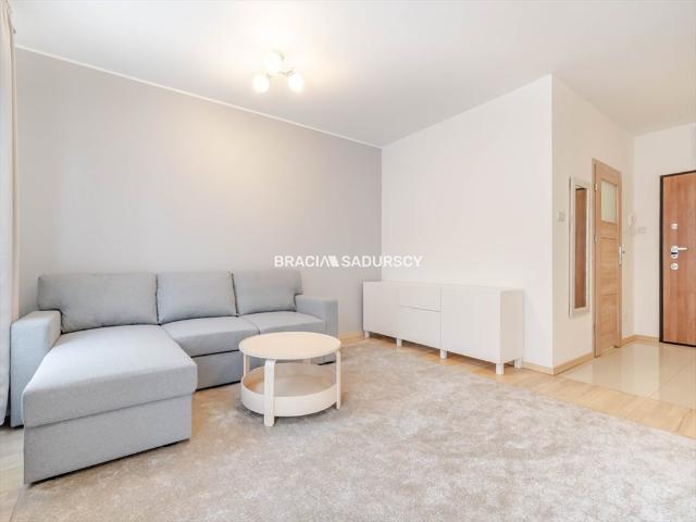 Nowoczesne 40 m² z dużym balkonem, pełne wyposażenie