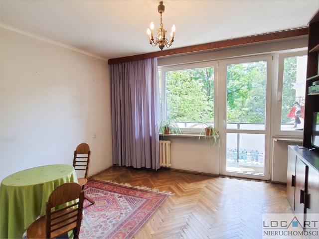Przestronne 3 pokoje z balkonem i widokiem na zieleń polecam!