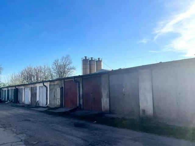 Kraków – Nowa Huta – ul. Igołomska – Garaż murowany 21 m²