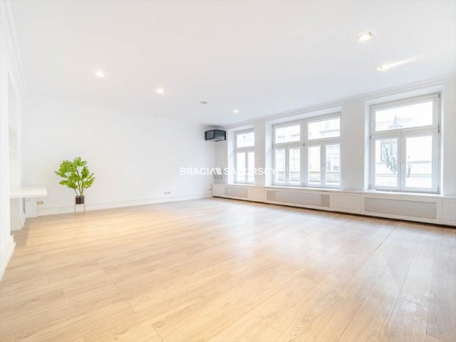Ekskluzywny lokal w zabytkowej kamienicy na Szewskiej, 106 m2
