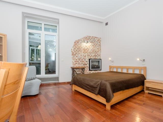 Przestronne 33 m² z klimatyzacją i piwnicą na Starym Mieście