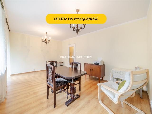 Przestronne 4 pokojowe mieszkanie z loggią i dużą piwnicą