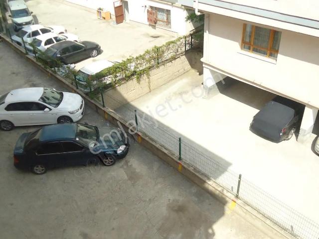 Krc Den Merkezi Konumda Geniş Ara Kat Kiralık 3+1 Daire