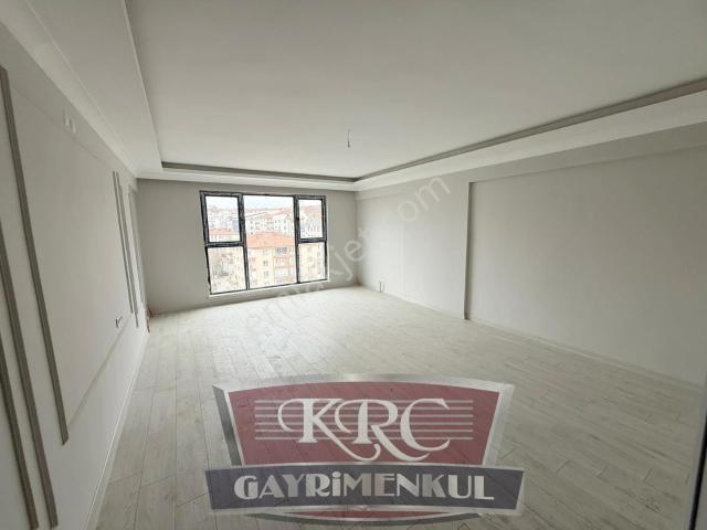 Krc'den Başkentraya Yakın Merkezi Lokasyonda 3+1 Sıfır Daire