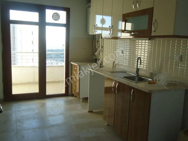 Krc'den Merkezi Konumda Manzaralı Kiralık 3+1 Daire
