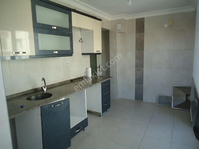 Krc'den Merkezi Konumda Katta Kiralık 3+1 Daire