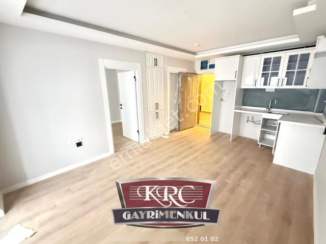 Krc'den Merkezi Konumda Sıfır 1+1 Kiralık Daire Eşyasız!