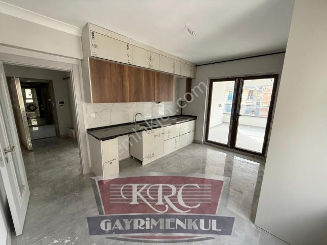 Krc'den Sıfır Binada Giyinme Odalı Kilerli 3+1 Satılık Daire