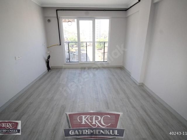 KRC'DEN TREN'E YÜRÜME MESAFESİNDE 60.000 TL KİRA GETİRİLİ 4+2