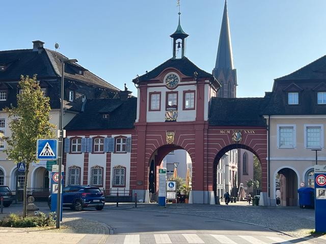 Kreative Freiheit trifft Potenzial: Ihr Sanierungstraum in Emmendingen