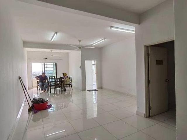 Kristal View Condominium Seksyen 7 Shah Alam LEVEL 14 Facing VIEW