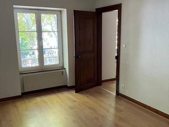 Krutenau 2 Pièces 32m².Charme Authentique avec Poutres Apparentes