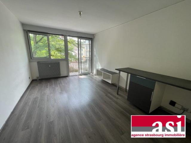 KRUTENAU: studio 21m² avec balcon