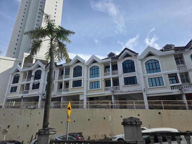 Krystal Court 3 story Townhouse For Sale