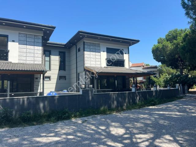Kw Zena Dan Altınova Denize 150 M Müstakil Villa