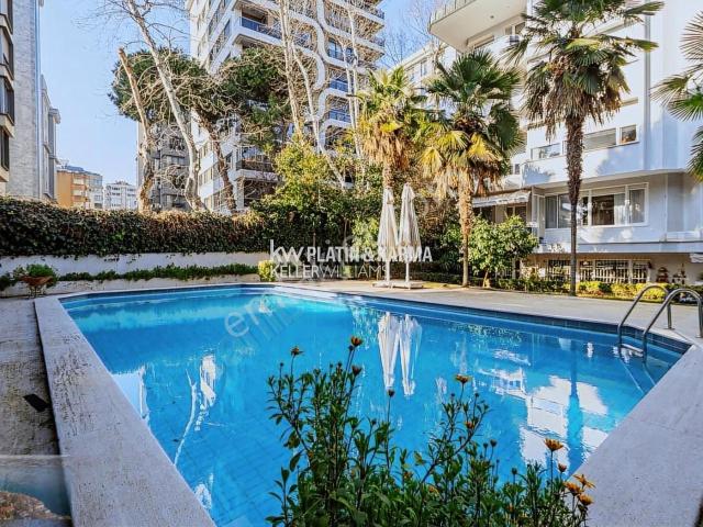 Kw'dan Suadiye Yalı Parselinde Prestijli Sitede Geniş 4+1