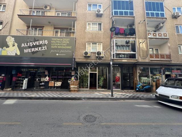 Kw'den Cadde Üzerinde,pazar Yerine Yakın Satılık Kupon İşyeri