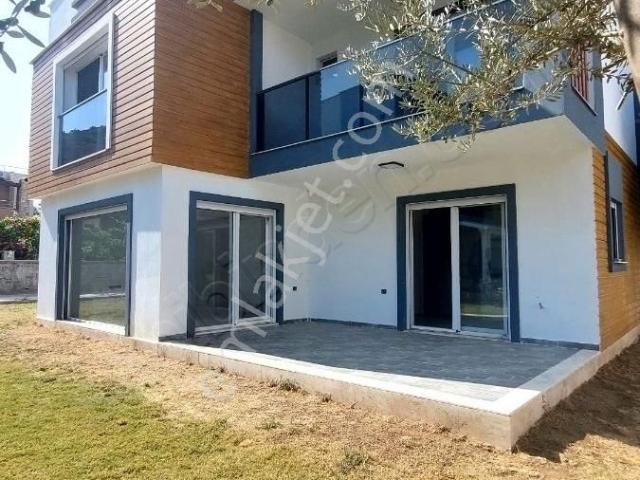 Kuşadası’nda Tek Müstakil Denize Yakın Yazlık