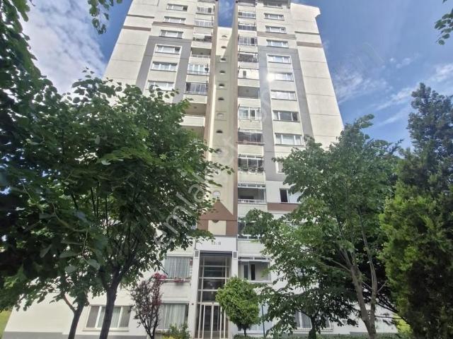 Küçükçekmece Atakent Orkide 2 Sitesi Kiralık 3+1 Daire