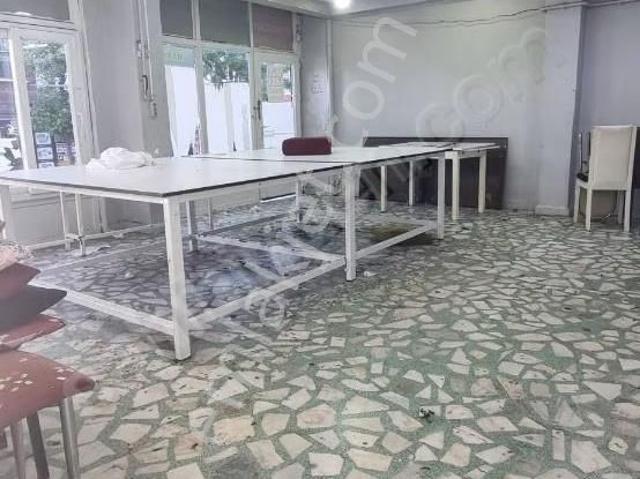 Küçükçekmece Atatürk Mahallesi Cemevi Yanında Kiralık Dükkan