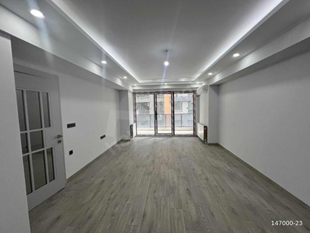 KÜÇÜKÇEKMECE GÖL MANZARALI 3+1_145M2 SİTE İÇİ LÜKS