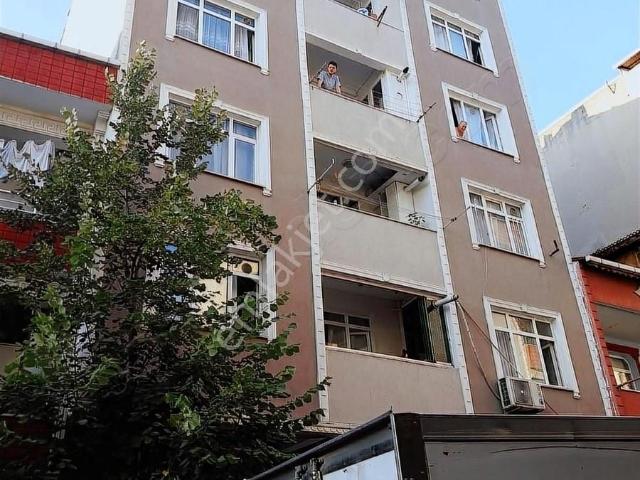 Küçükçekmece İkitelli Mehmet Akif Mah. Satılık Ara Kat 2+1 Daire