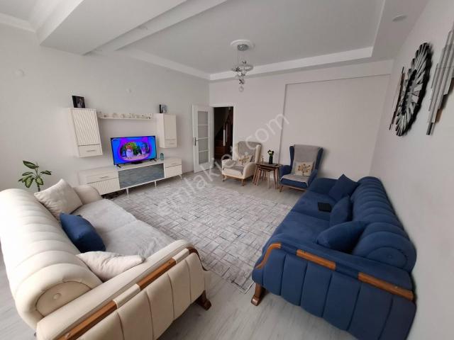 Küçükçekmecede Sıfır Binada Temiz Geniş Dublex Daire