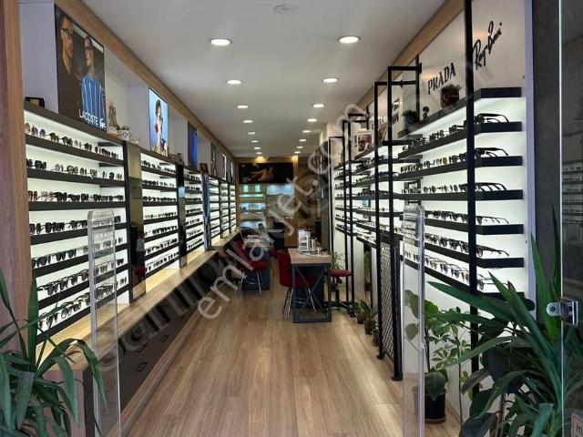Küçükesat Cadde Üzerinde Devren Kiralık Prestijli Optik Mağazası